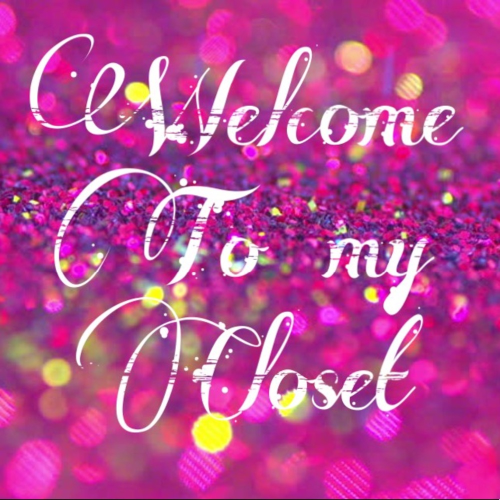 Check out my closet💕 SALE is going on now!